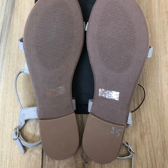 COPY - CL by Chinese Laundry Grey Sandals Size 8.5 - Picture 4 of 5